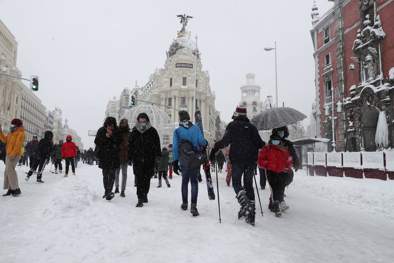 El temporal está dejando impresionantes nevadas en todo el país, desde Asturias a Murcia, pasando por Madrid o Valencia. 