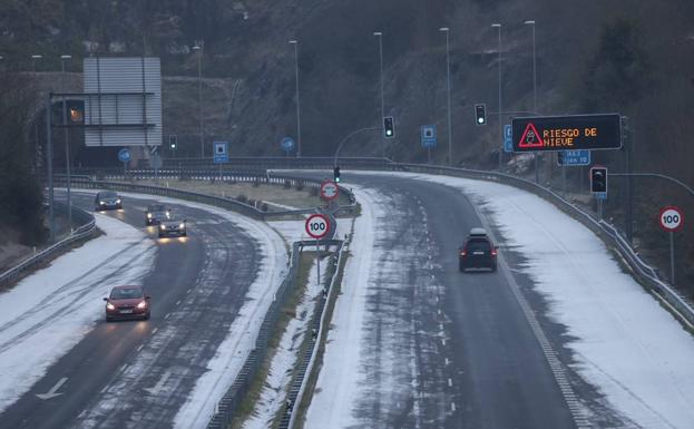 La borrasca 'Filomena' irrumpe en Asturias con hielo y nieve y pone en alerta a la región