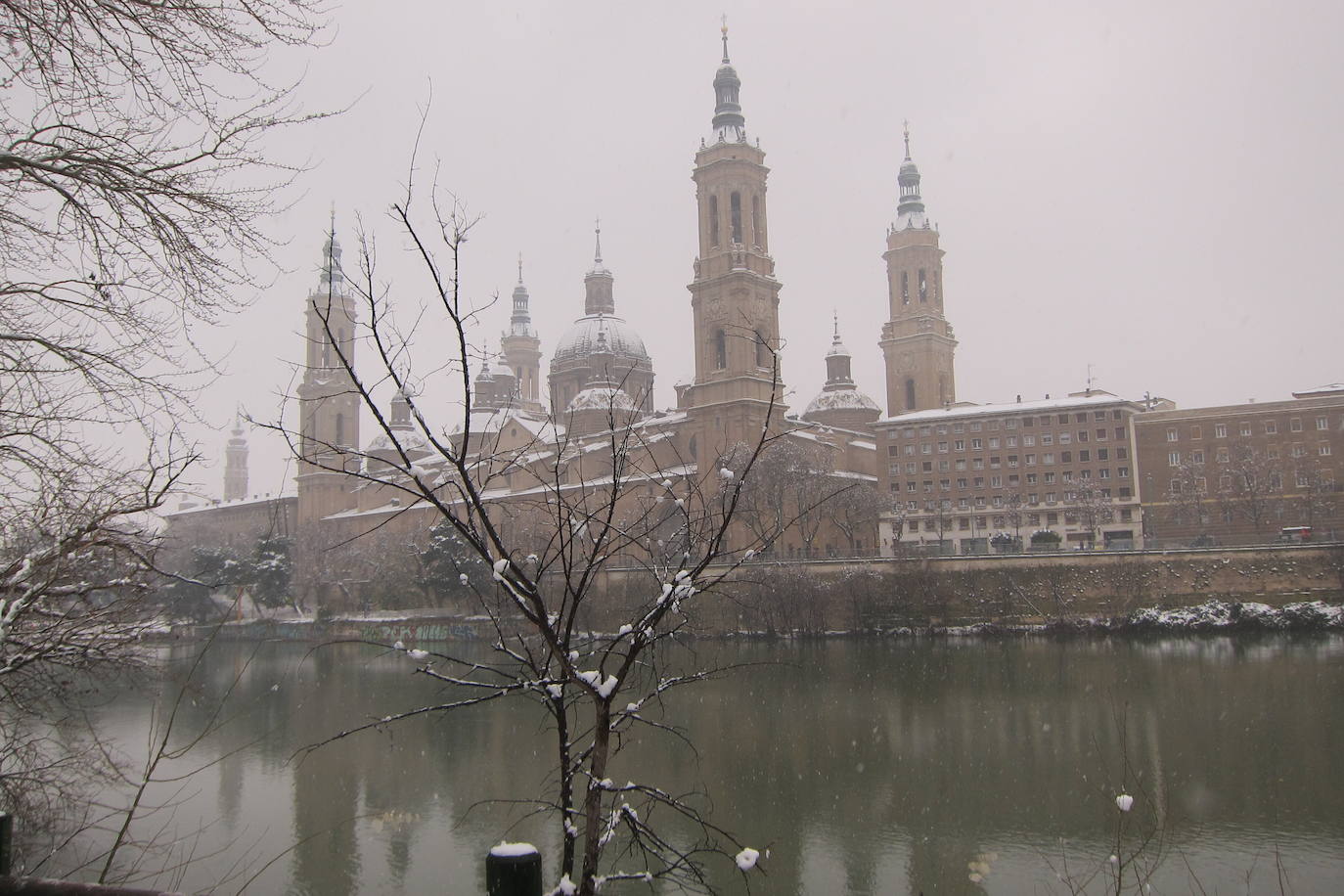El temporal está dejando impresionantes nevadas en todo el país, desde Asturias a Murcia, pasando por Madrid o Valencia. 