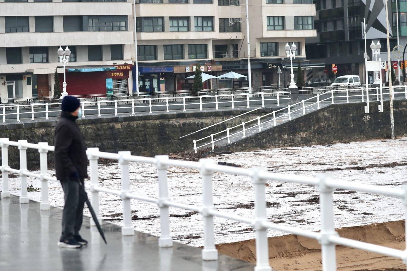 La borrasca deja nevadas y mucho frío en la región, que permanecerá en alerta todo el fin de semana.