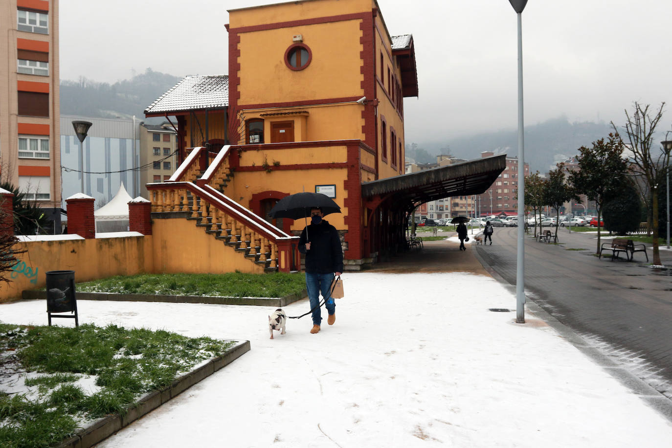 La borrasca deja nevadas y mucho frío en la región, que permanecerá en alerta todo el fin de semana.