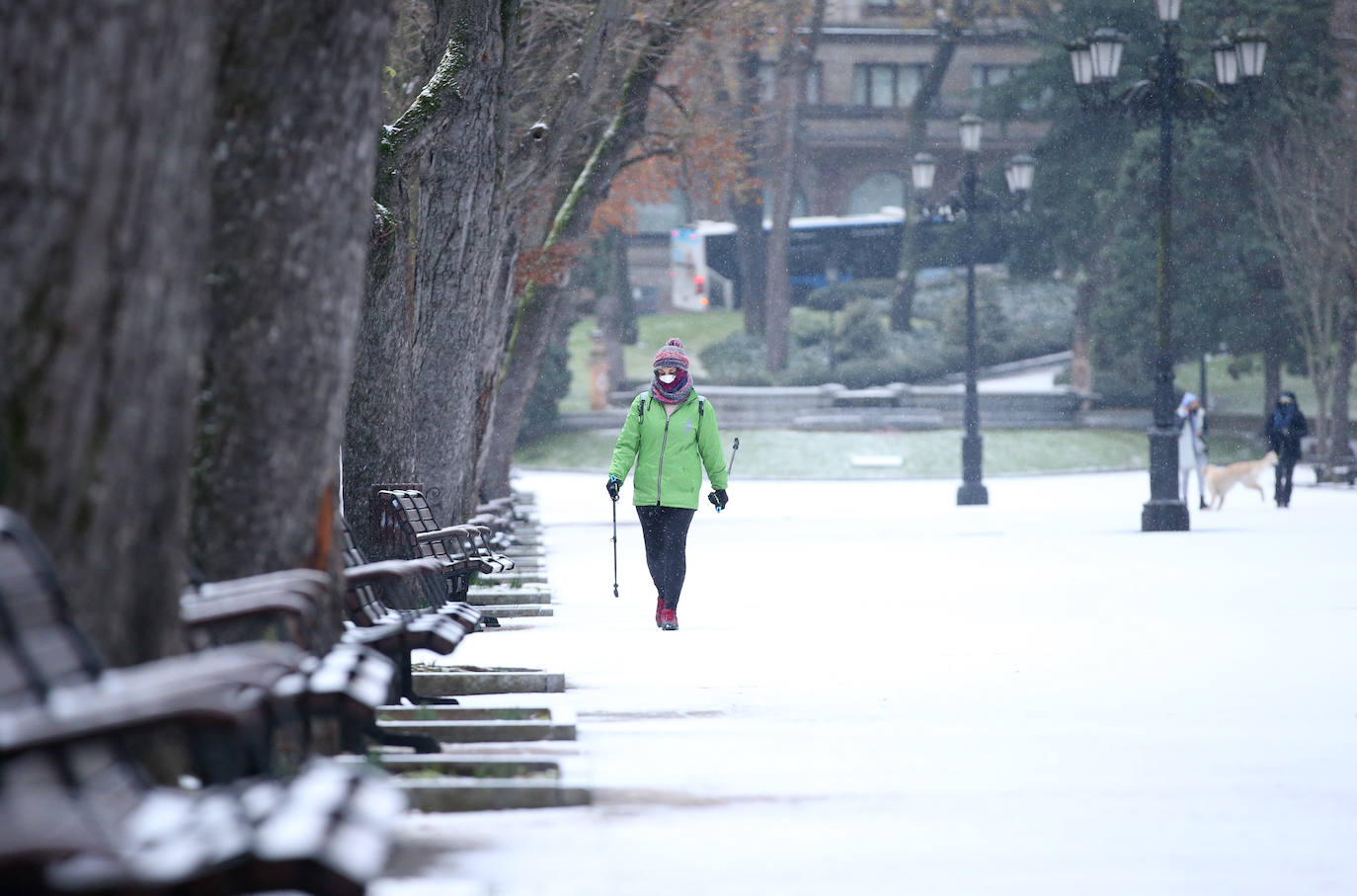 La borrasca deja nevadas y mucho frío en la región, que permanecerá en alerta todo el fin de semana.