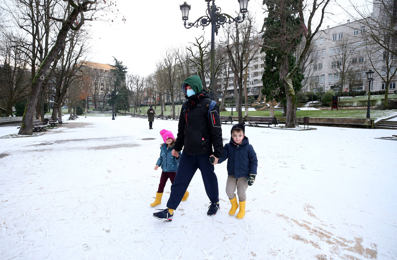 La borrasca deja nevadas y mucho frío en la región, que permanecerá en alerta todo el fin de semana.