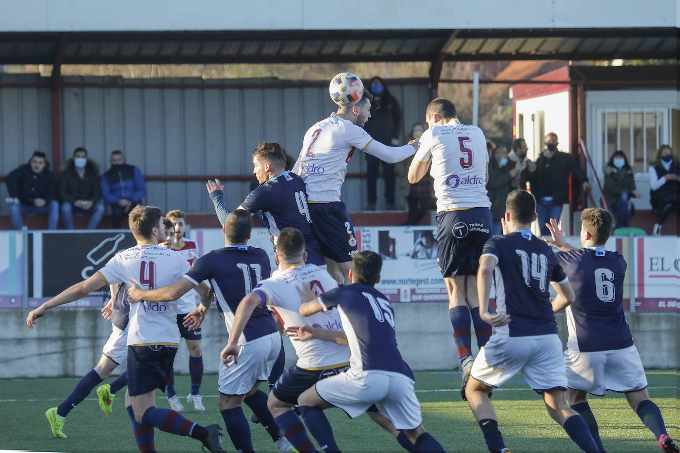 Fotos: Las mejores imágenes del partido entre el UD Gijón Industrial - CD Vallobín