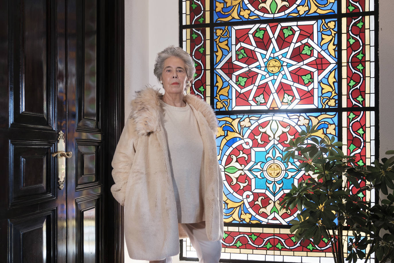 Muebles con historia. La pintora Cecilia Romero nació en la ovetense Casa del Deán Payarinos y de ella conserva enseres y objetos decorativos.