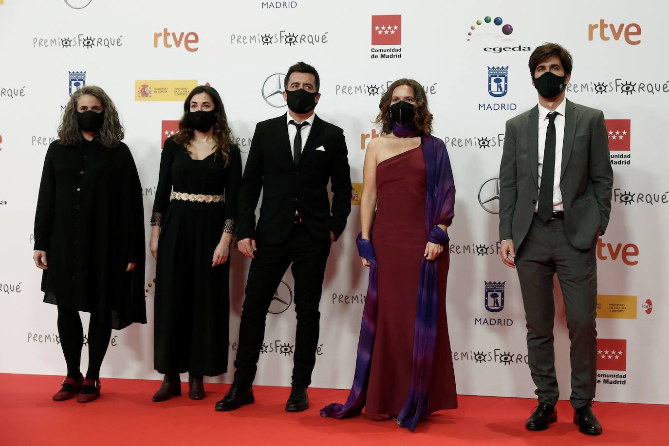 'Las niñas' y 'Antidisturbios' han sido los títulos protagonistas de la gala de los Premios Forqué, la primera gran cita del año del cine español. Fue una gala atípica, con decenas de asientos vacíos y mascarilla.