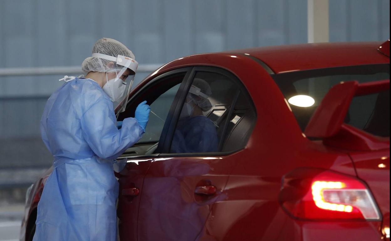 Asturias duplica las hospitalizaciones en una jornada con 270 positivos y ocho fallecidos