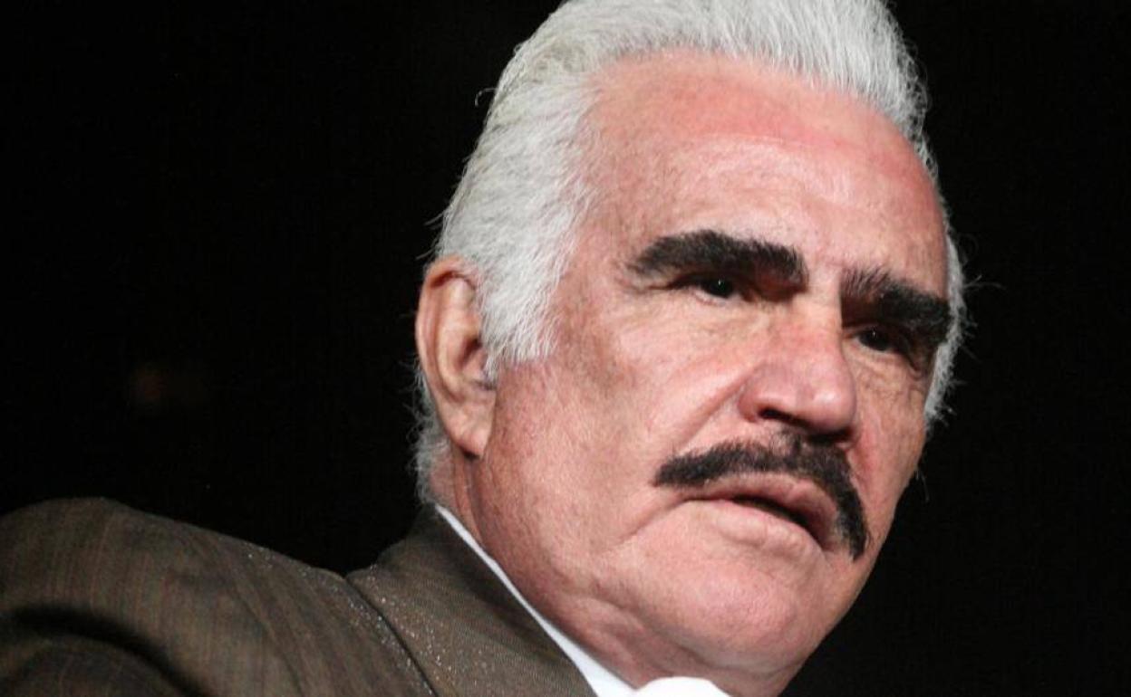 Vicente Fernández, envuelto en un escándalo sexual: «Acosar es que a la fuerza le haya bajado la blusa, pero lo que pasó fue un accidente»