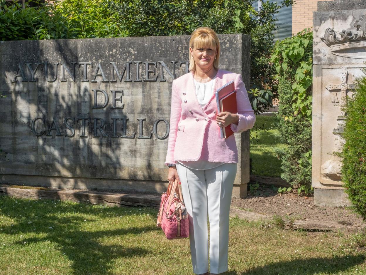 La edil socialista Carmen Piedralba, en el Ayuntamiento. 