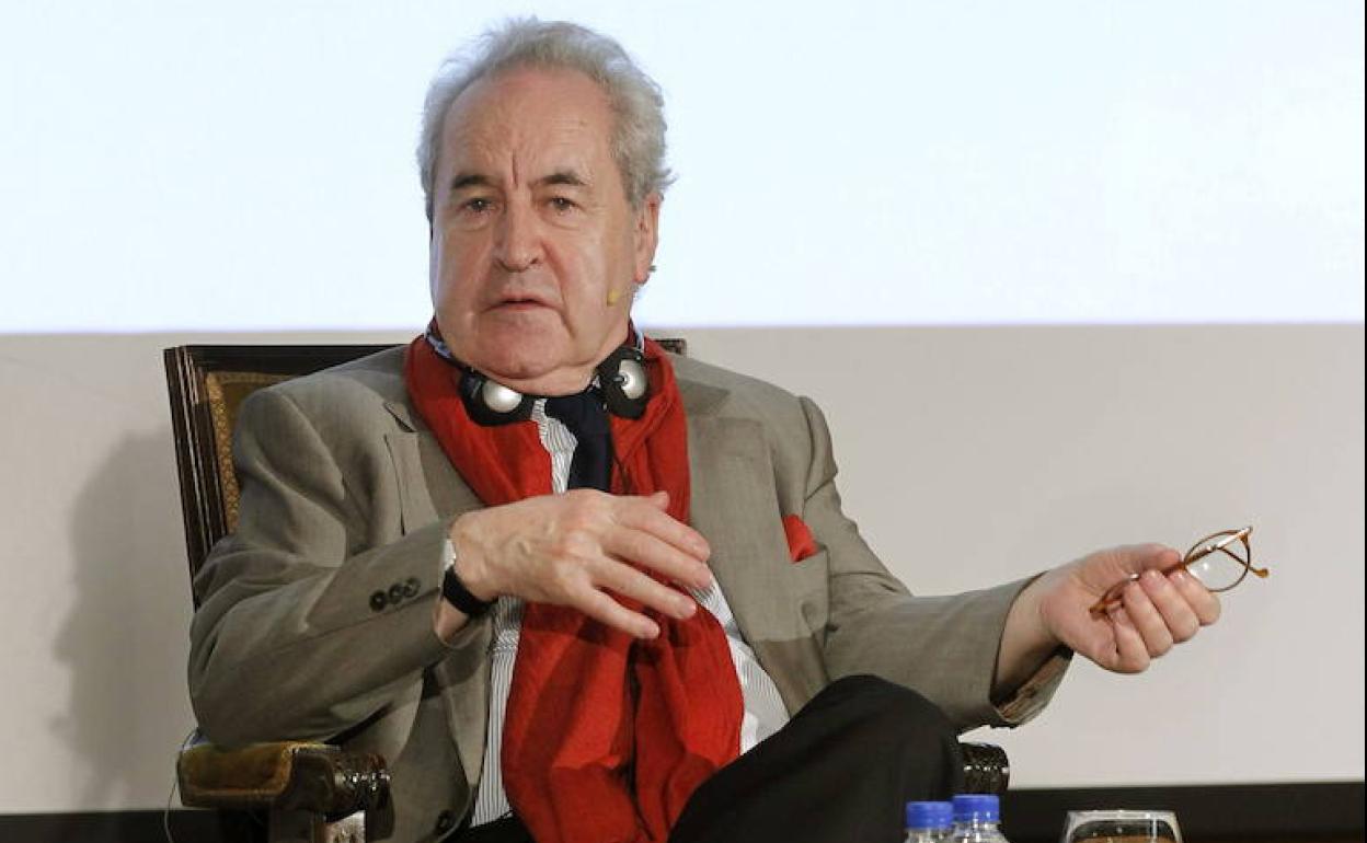 John Banville, durante un encuentro en Oviedo en 2014.