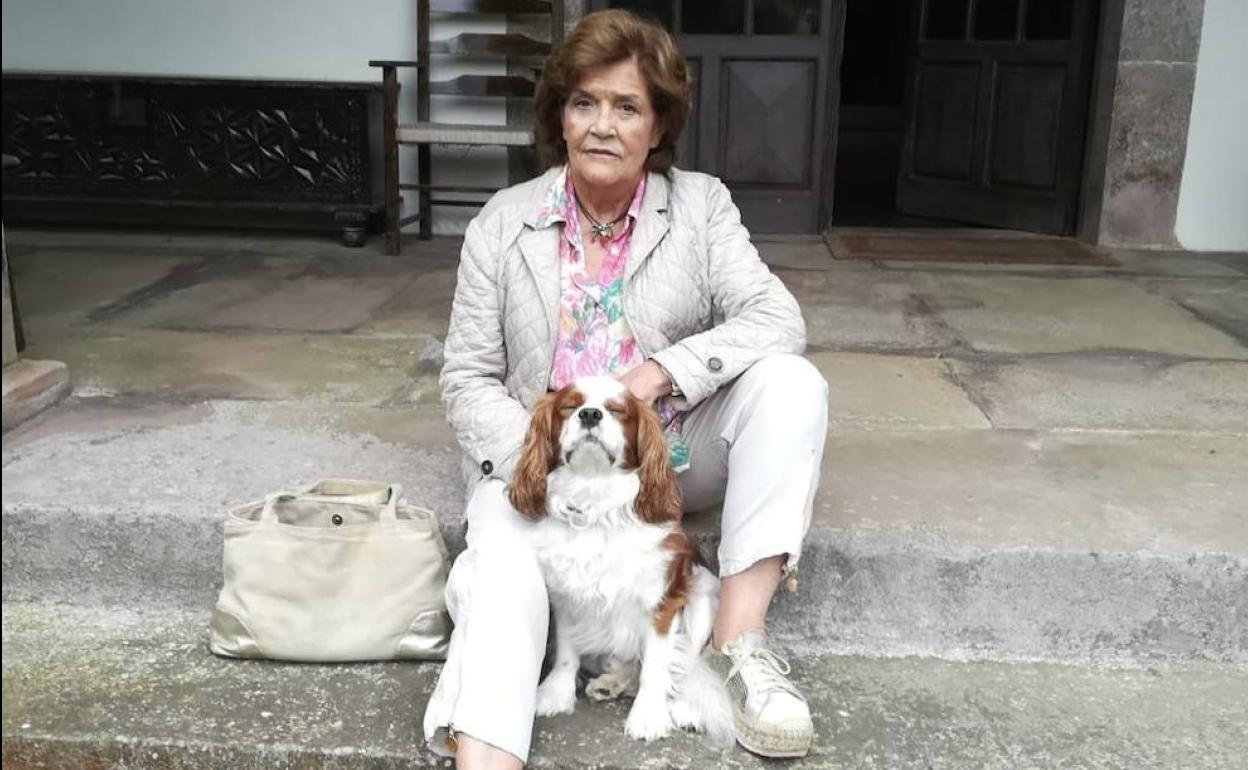 María Teresa Suárez-Guanes Ybáñez en su casa de Pendueles.