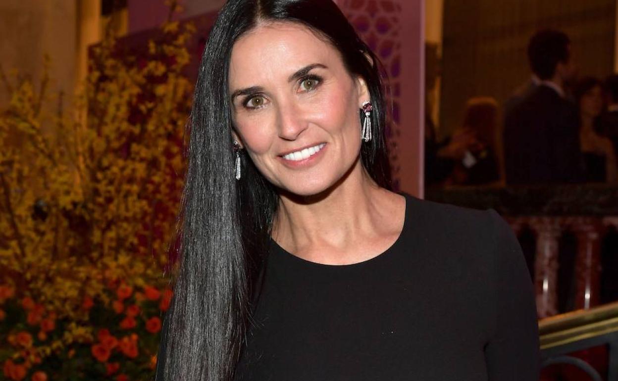 El rostro irreconocible de Demi Moore en la Semana de la Alta Costura de París