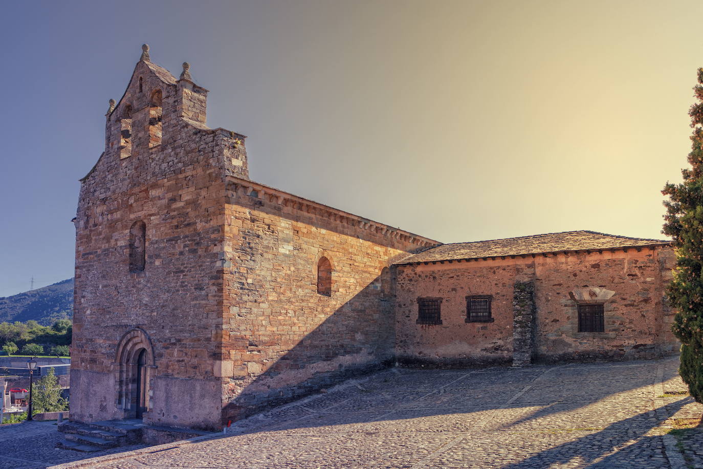 Iglesia De San Jaime (Villafranca del Bierzo, León)