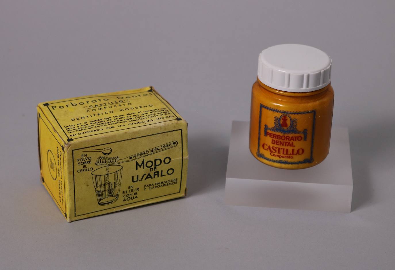 El Museo del Pueblo de Asturias suma una colección de instrumentos y utensilios de la Farmacia y Laboratorio «Castillo», que incluye antiguo material de publicidad y una colección de fotografías y películas de la vida gijonesa desde 1895 a 1972