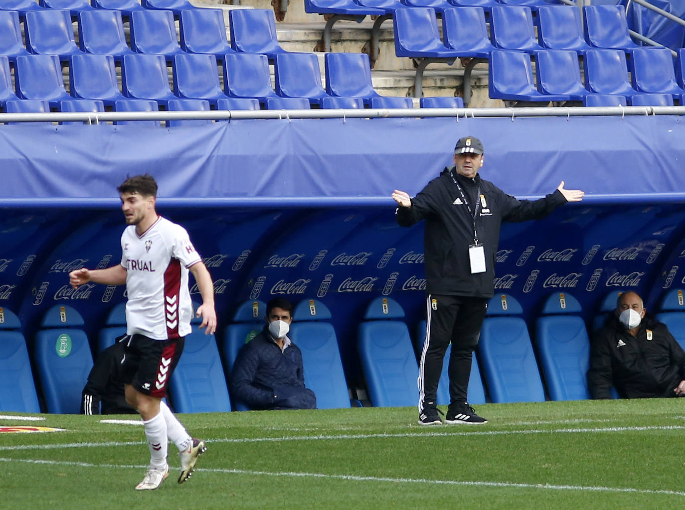 El partido entre el Real Oviedo y el Albacete en el Tartiere, que se saldó con victoria manchega, en imágenes.