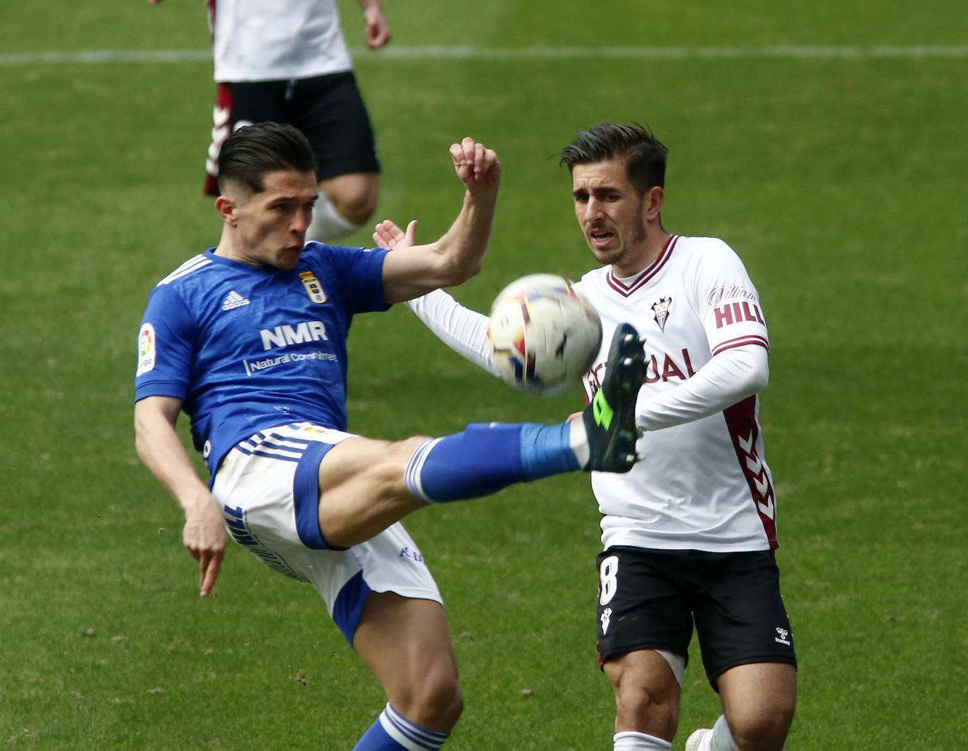 El partido entre el Real Oviedo y el Albacete en el Tartiere, que se saldó con victoria manchega, en imágenes.