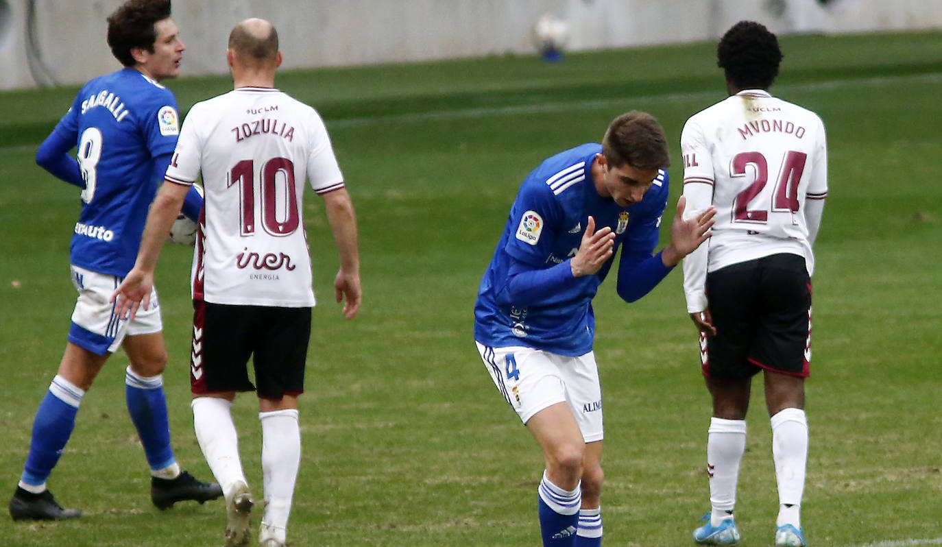 El partido entre el Real Oviedo y el Albacete en el Tartiere, que se saldó con victoria manchega, en imágenes.