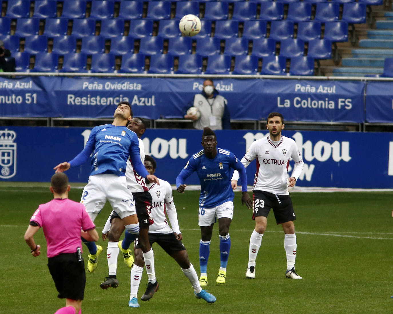 El partido entre el Real Oviedo y el Albacete en el Tartiere, que se saldó con victoria manchega, en imágenes.