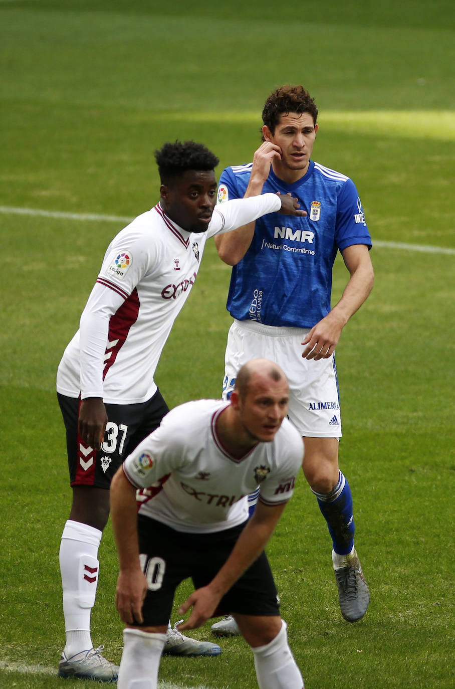 El partido entre el Real Oviedo y el Albacete en el Tartiere, que se saldó con victoria manchega, en imágenes.