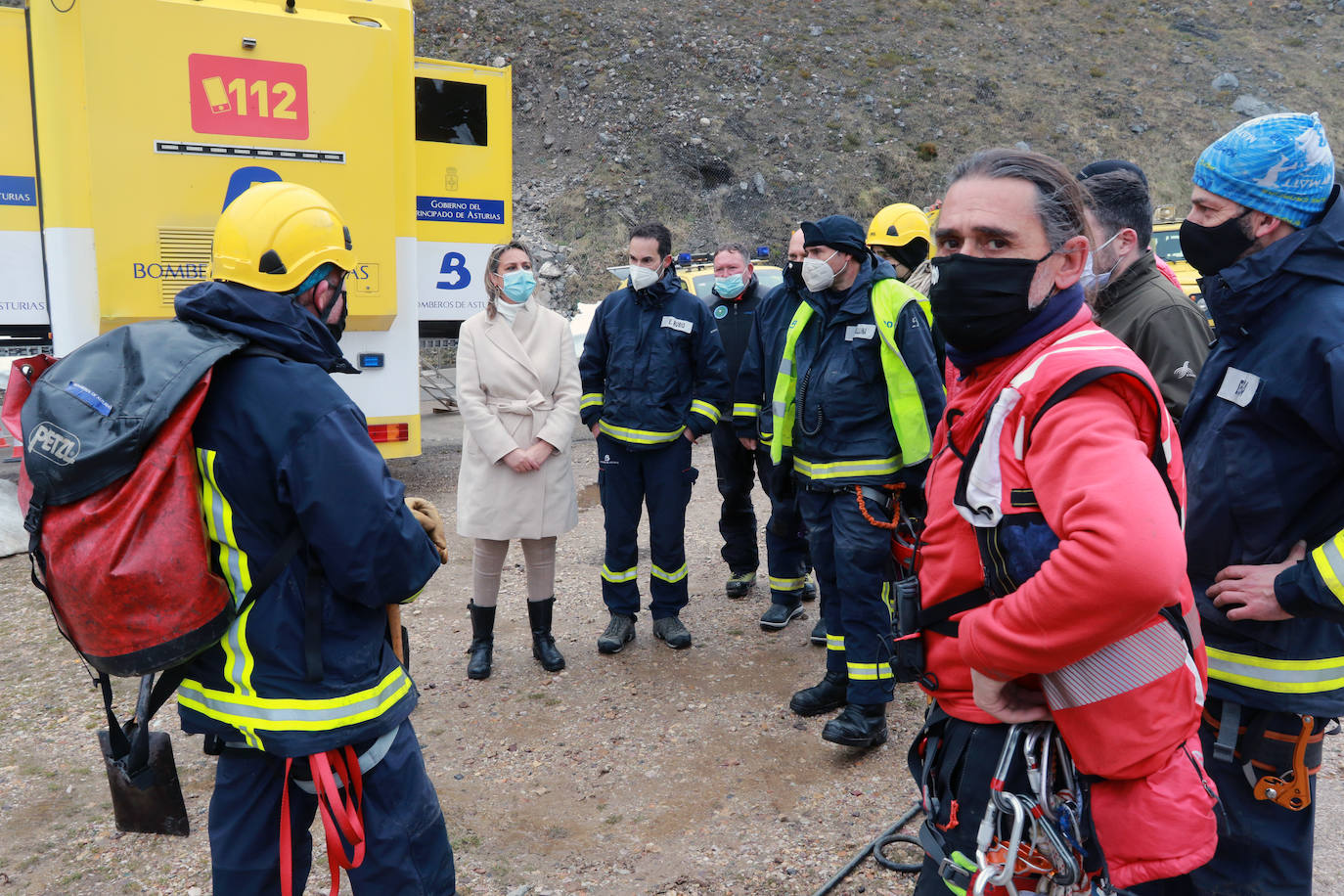 El dispositivo de búsqueda integrado por efectivos de Bomberos del Servicio de Emergencias del Principado de Asturias (SEPA), junto a miembros del GREIM de la Guardia Civil, localizaron este sábado el cuerpo de Virgilio García, el operario de carreteras del Principado que resultó sepultado por un alud el día de Año Nuevo