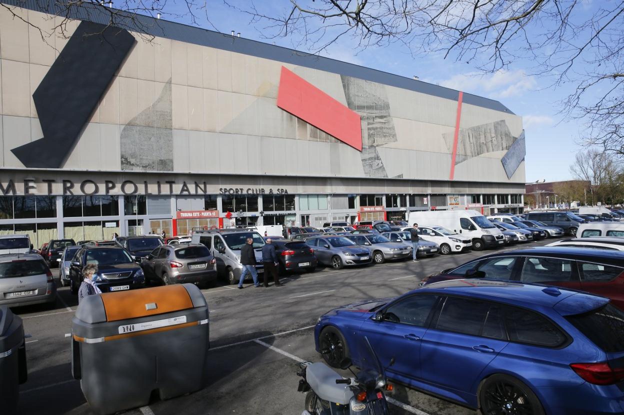 Aparcamiento de El Molinón, donde se pretende almacenar el agua de lluvia para su posterior uso. 