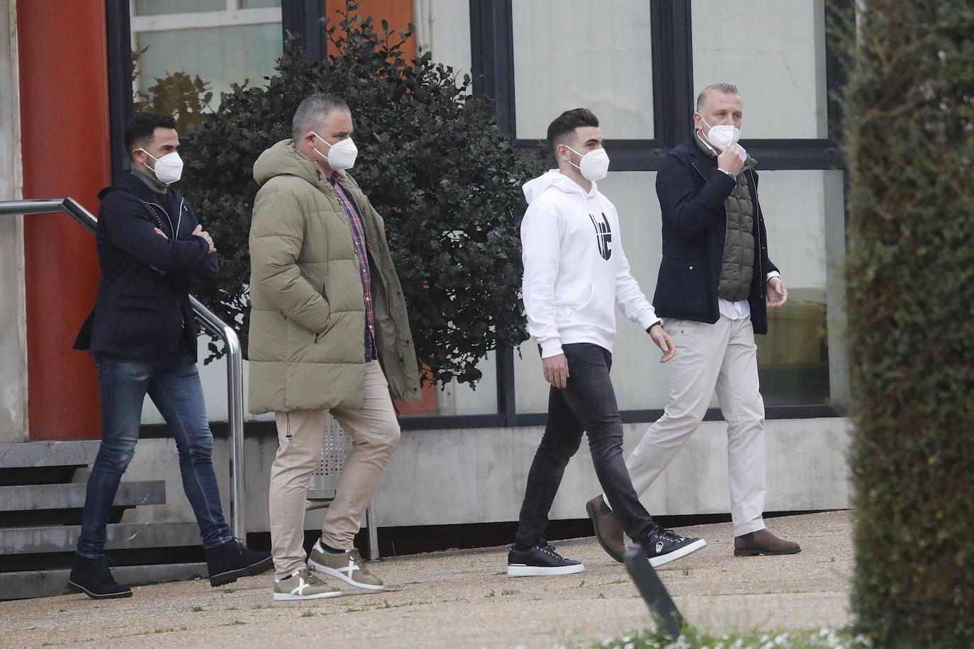 Víctor Campuzano ha llegado este martes a Gijón y ya ha podido conocer las instalaciones de Mareo. El delantero se ha mostrado «encantado» de poder jugar con el Sporting para «ayudar al equipo en lo que haga falta y a conseguir el objetivo de que el equipo suba a Primera División». 