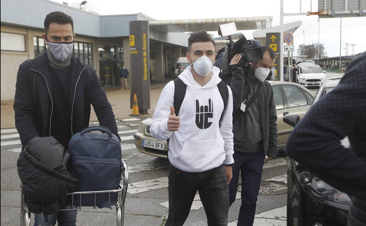 Campuzano, a su llegada al aeropuerto de Asturias.