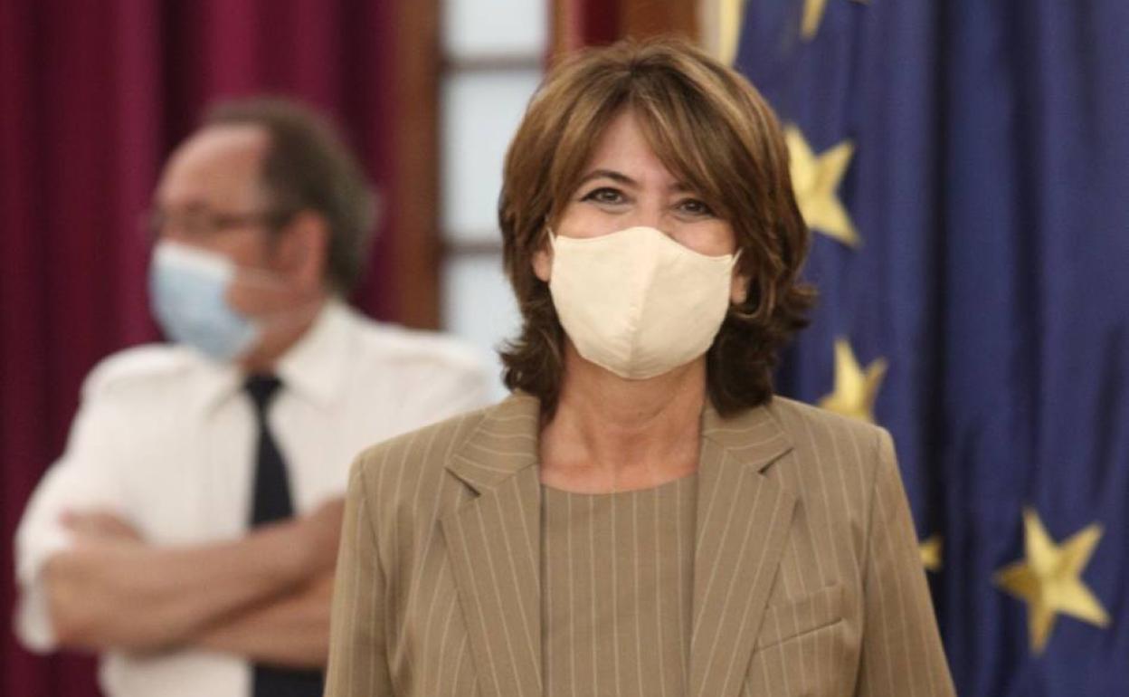 La fiscal general del Estado, Dolores Delgado, no se someterá a una cuarenta tras ser contacto estrecho de Florentino Pérez, positivo en coronavirus