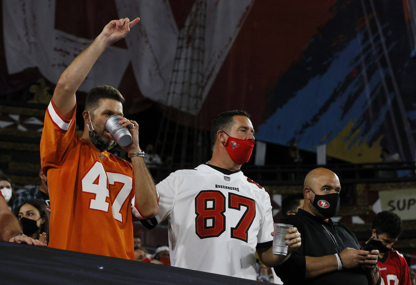 La Super Bowl de la pandemia terminó, en lo deportivo, con una aplastante y merecida victoria de los Buccaneers de Tampa sobre los Chiefs de Kansas City, por 31 a 9, que les vale a los de Florida su segundo título, 19 años después del primero | The Weeknd fue el artista canadiense encargado de protagonizar el espectáculo del intermedio