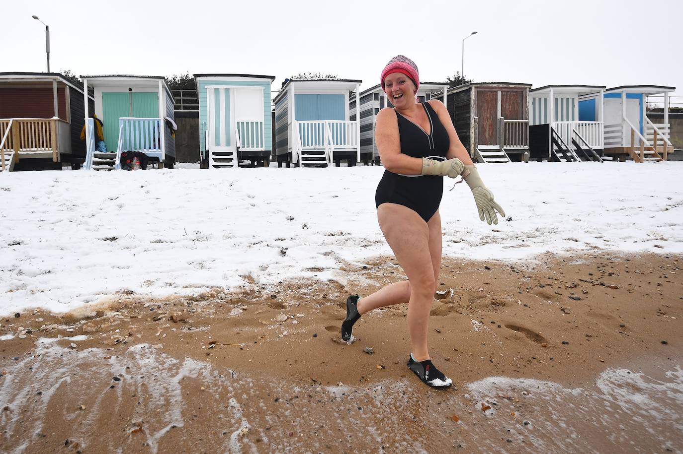 La nieve se ha dejado notar en los últimos días en distintos países como Alemania, Holanda o Estados Unidos. Las condiciones climatológicas, además de dejar unas imágenes llamativas, también han provocado alteraciones en la vida de sus ciudadanos.