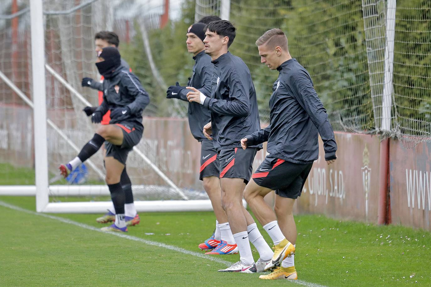 Los rojiblancos han entrenado este martes a las órdenes de David Gallego en Mareo