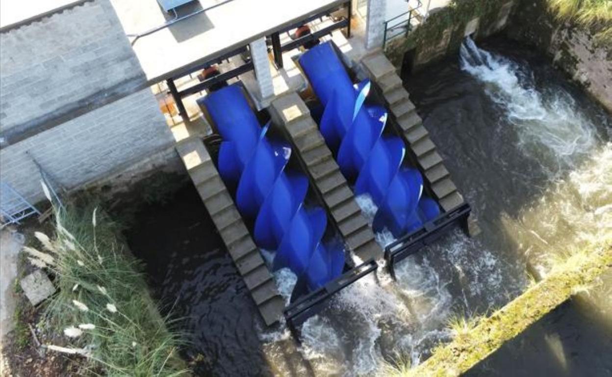 Central con tecnología de hidrotornillo en el río Saja-Besaya, en Barreda (Torrelavega). 