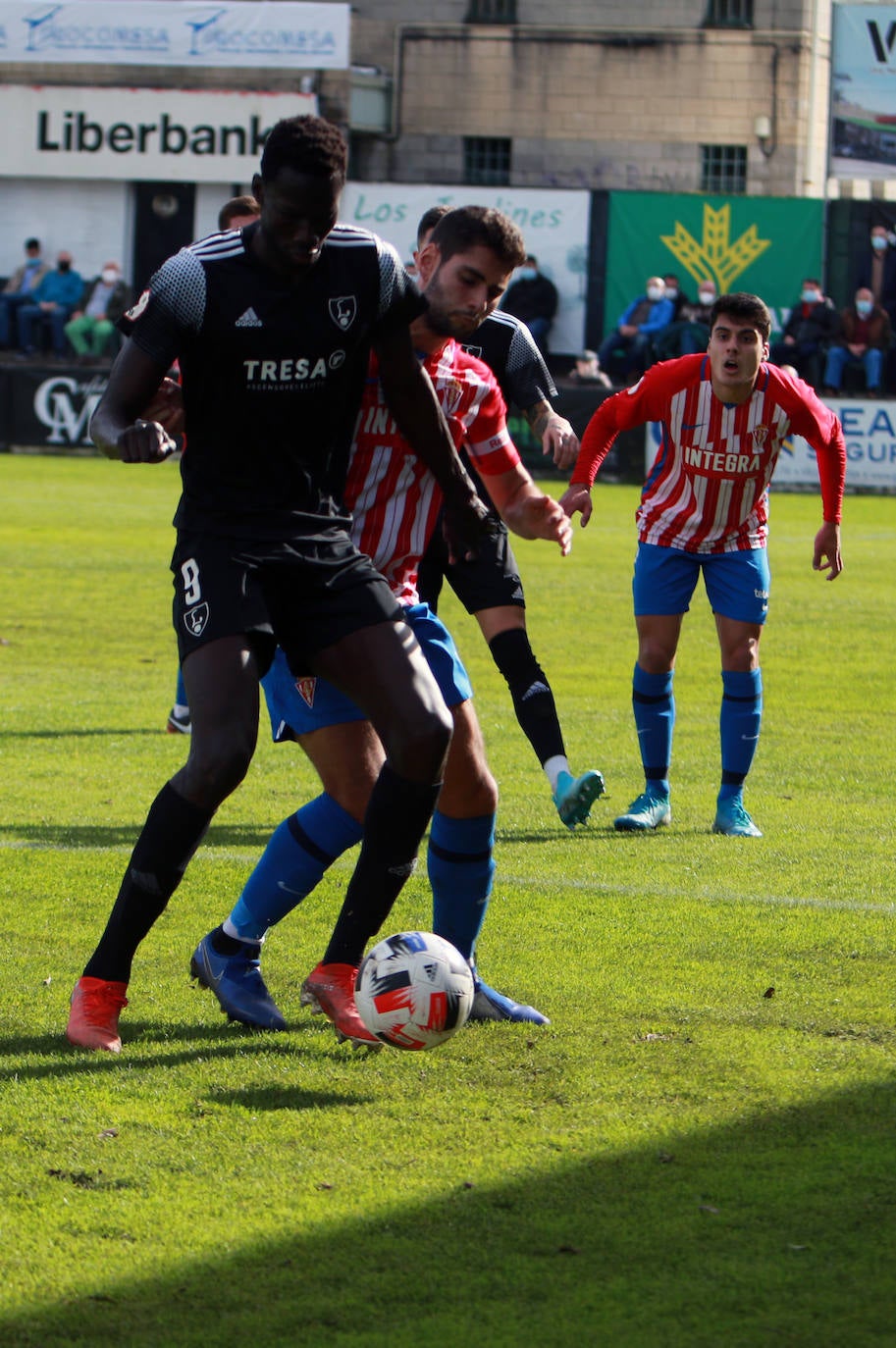 Duelo asturiano este domingo en Villaviciosa entre el Lealtad y el Sporting B. 