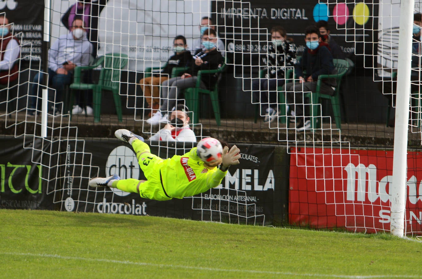 Duelo asturiano este domingo en Villaviciosa entre el Lealtad y el Sporting B. 