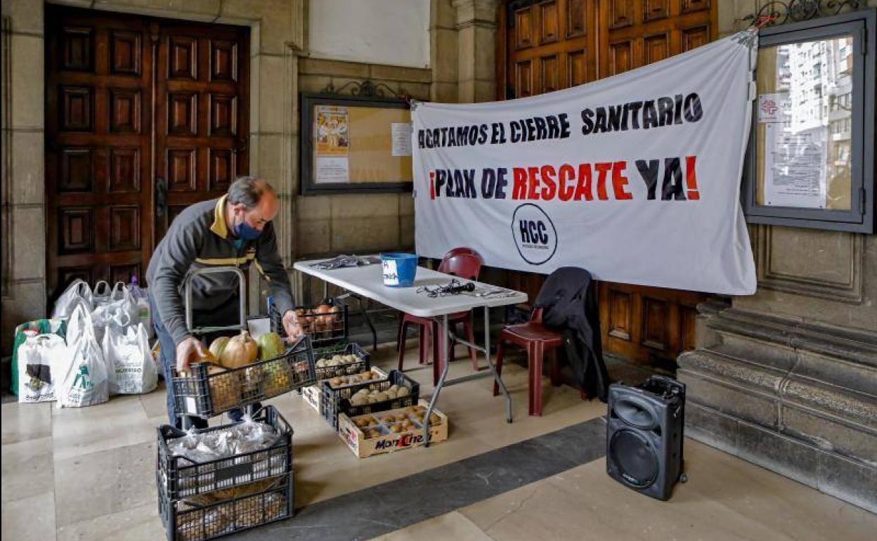 Recogida de alimentos en la iglesia de San José.