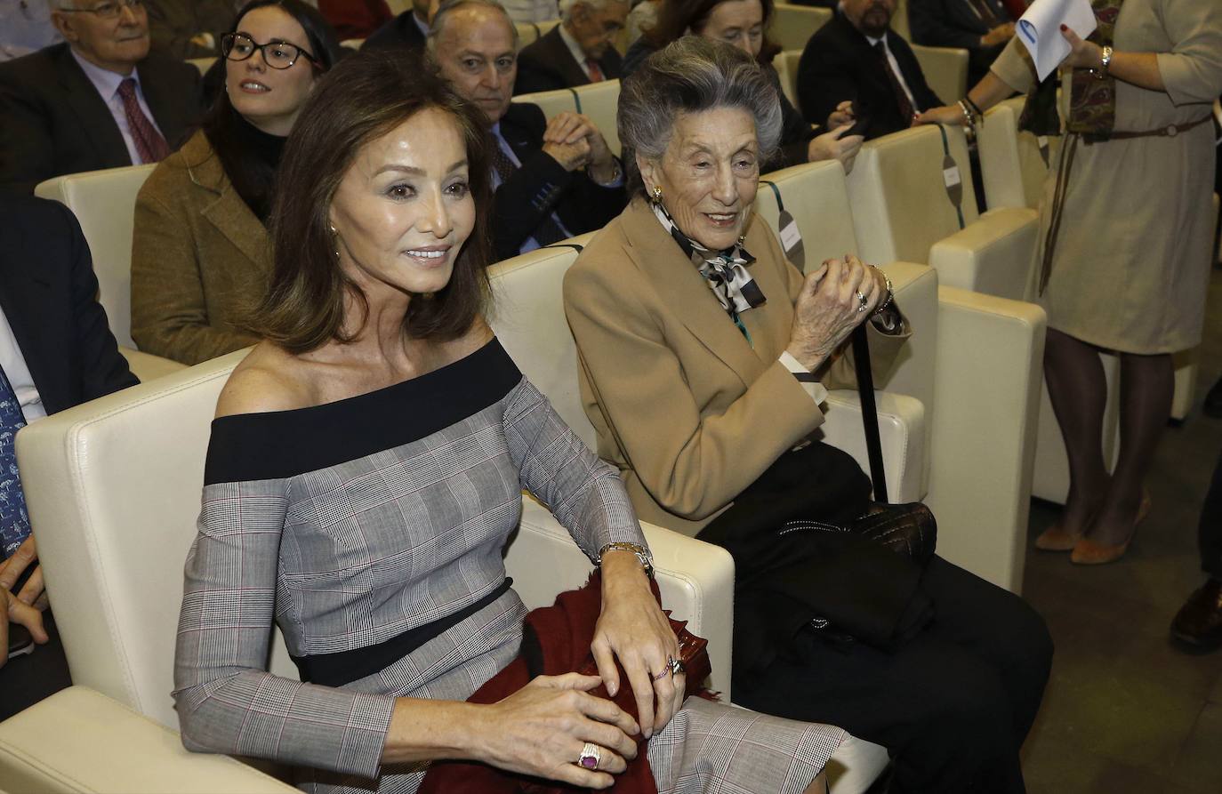 Isabel Preysler celebra el jueves su 70 cumpleaños. Saltó a la fama hace ya cinco décadas, cuando contrajo matrimonio con Julio Iglesias y a día de hoy la socialité continúa siendo uno de los mayores iconos de la elegancia. 