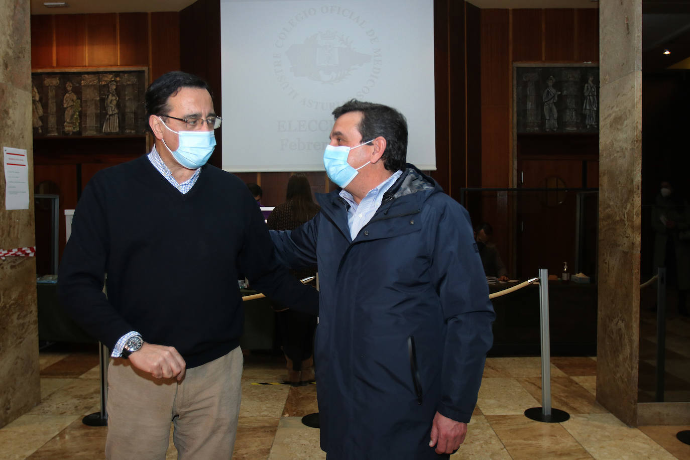 Luis Antuña consiguió este viernes la victoria en las elecciones al Colegio de Médicos de Asturias, imponiéndose a Venancio Martínez. Hubo gran afluencia de médicos para votar en las primeras elecciones desde 2001.