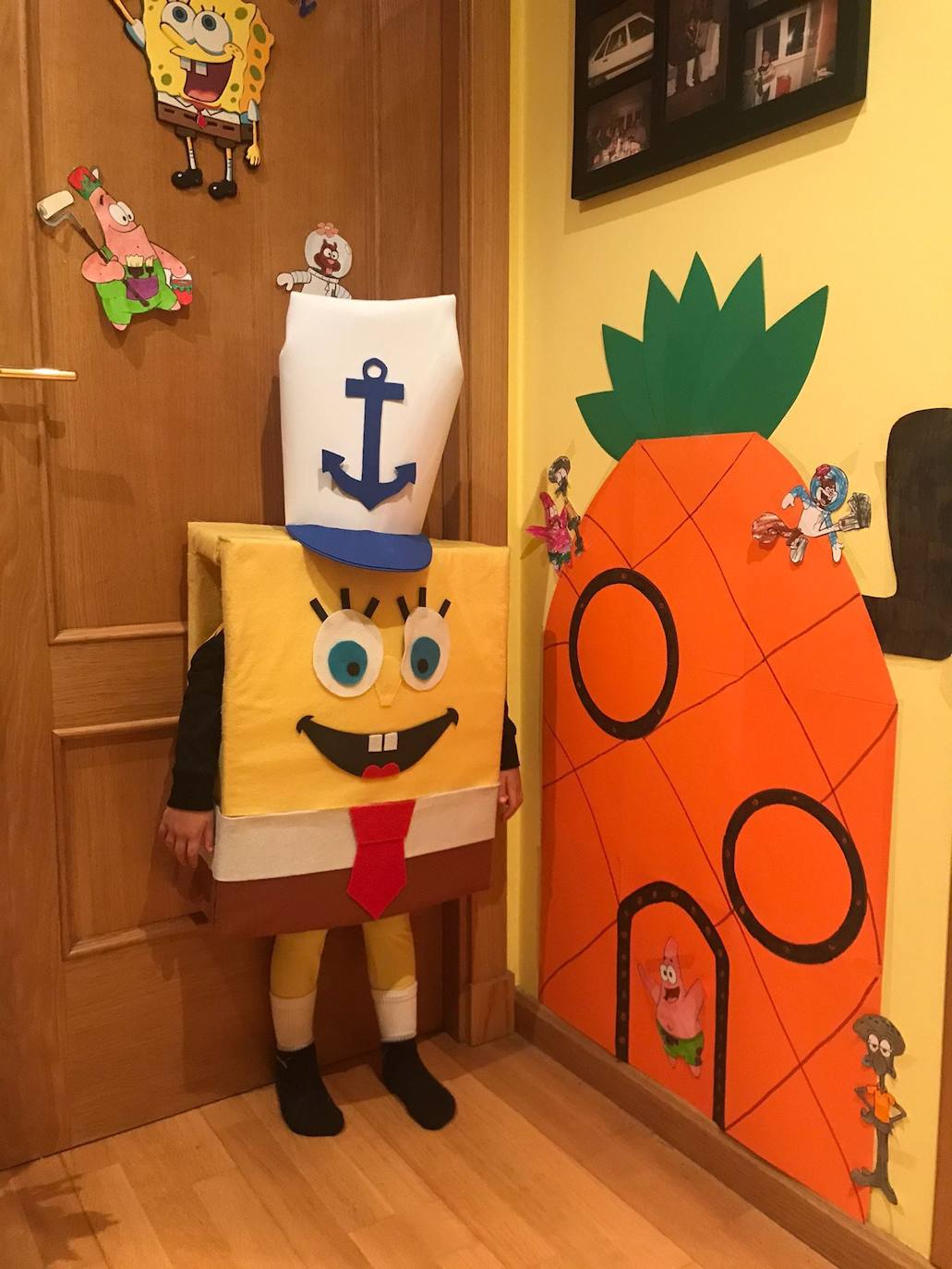 Decididos a no quedarse sin Carnaval, los ovetenses no han dudado en participar en el concurso 'Carnaval Casero 2021' convocado por la Concejalía de Centros Sociales. Una treintena de propuestas individuales y en grupo se han presentado, demostrando su originalidad y ganas de pasarlo bien.