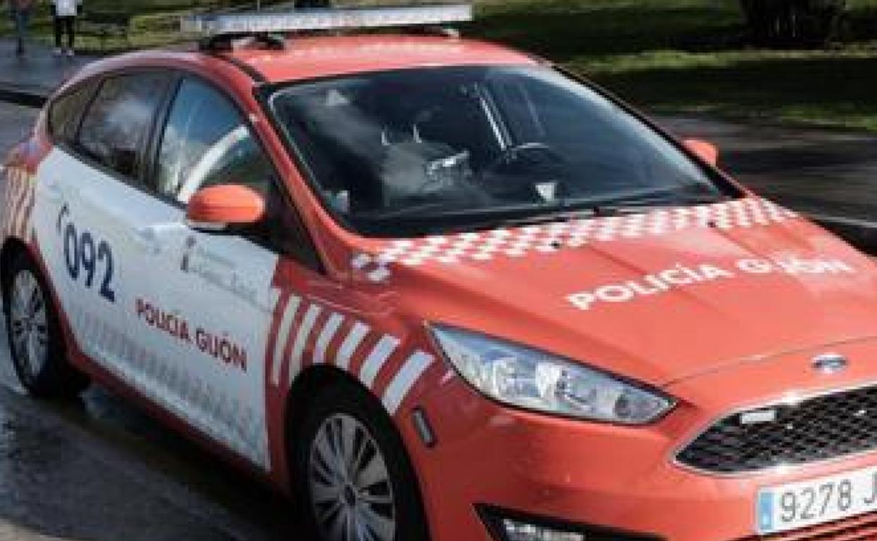 Una patrulla de la Policía Local de Gijón.