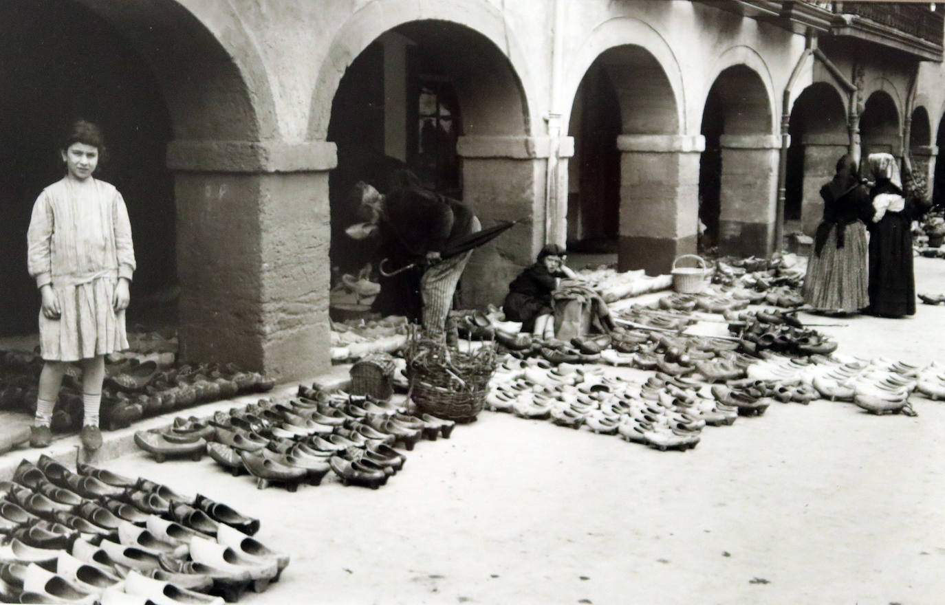 El Museo del Pueblo de Asturias ha recibido numerosas donaciones de fotografías tras la «exitosa» exposición en la sala SabadellHerrero.