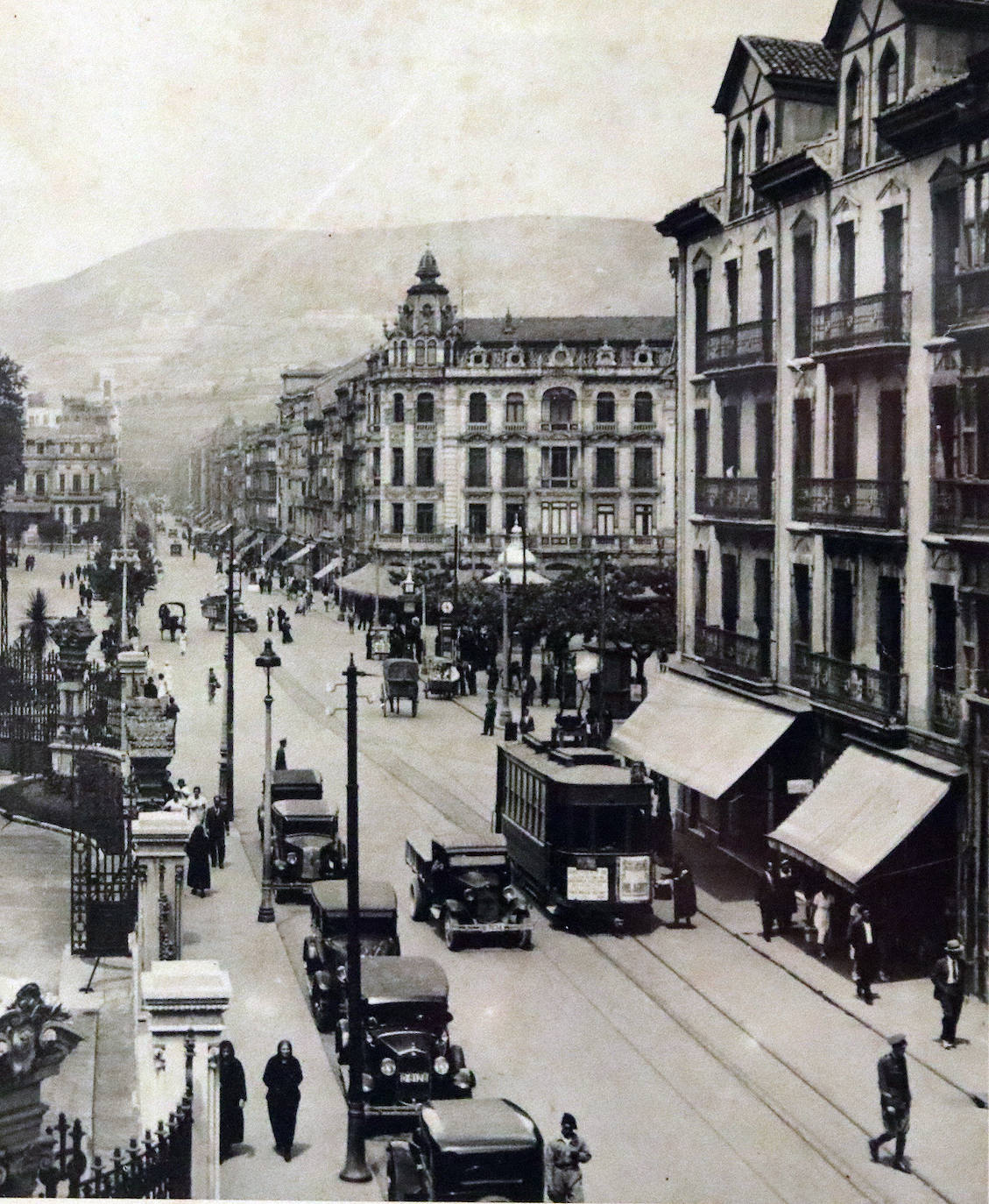 El Museo del Pueblo de Asturias ha recibido numerosas donaciones de fotografías tras la «exitosa» exposición en la sala SabadellHerrero.