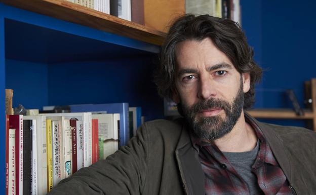 El actor Eduardo Noriega fotografiado en la librería 8 y Medio de Madrid.