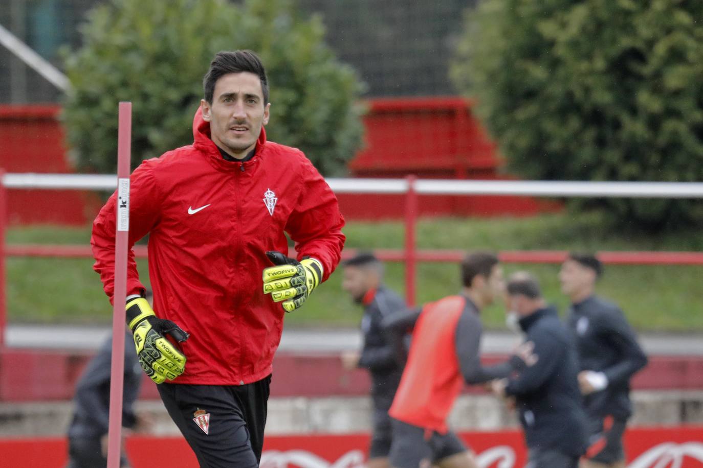 Los sportinguistas preparan su partido ante el Español