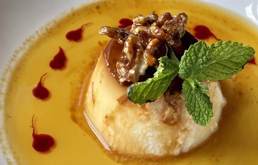 Flan de requesón y miel de mango de Al Baile la temprana