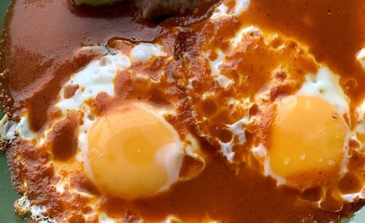 Huevos rancheros de Al baile la temprana.