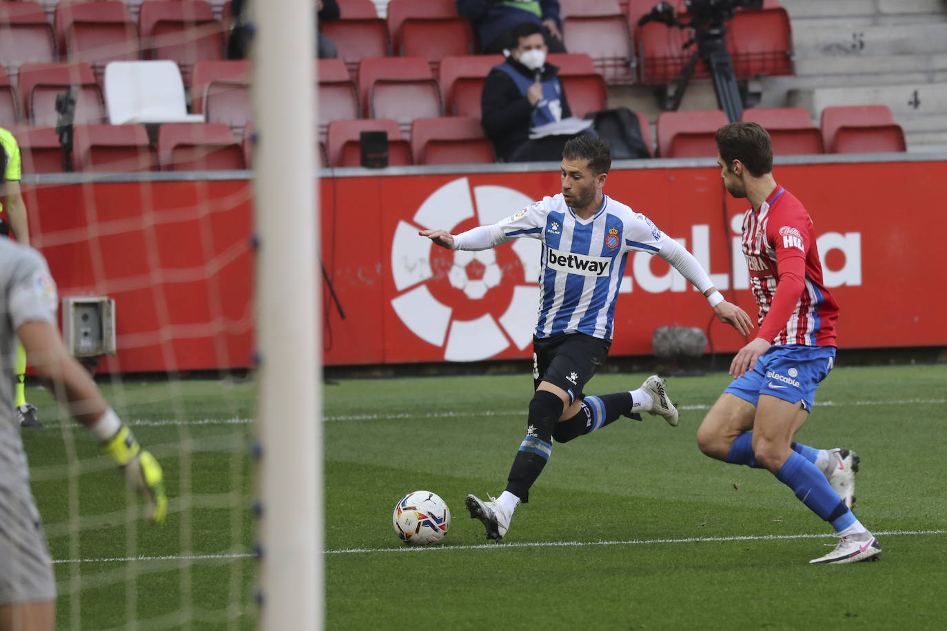 El Sporting suma un punto ante el gran candidato al ascenso esta temporada y sigue invicto en su estadio