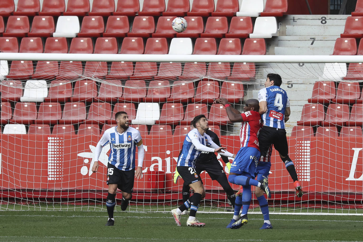 El Sporting suma un punto ante el gran candidato al ascenso esta temporada y sigue invicto en su estadio