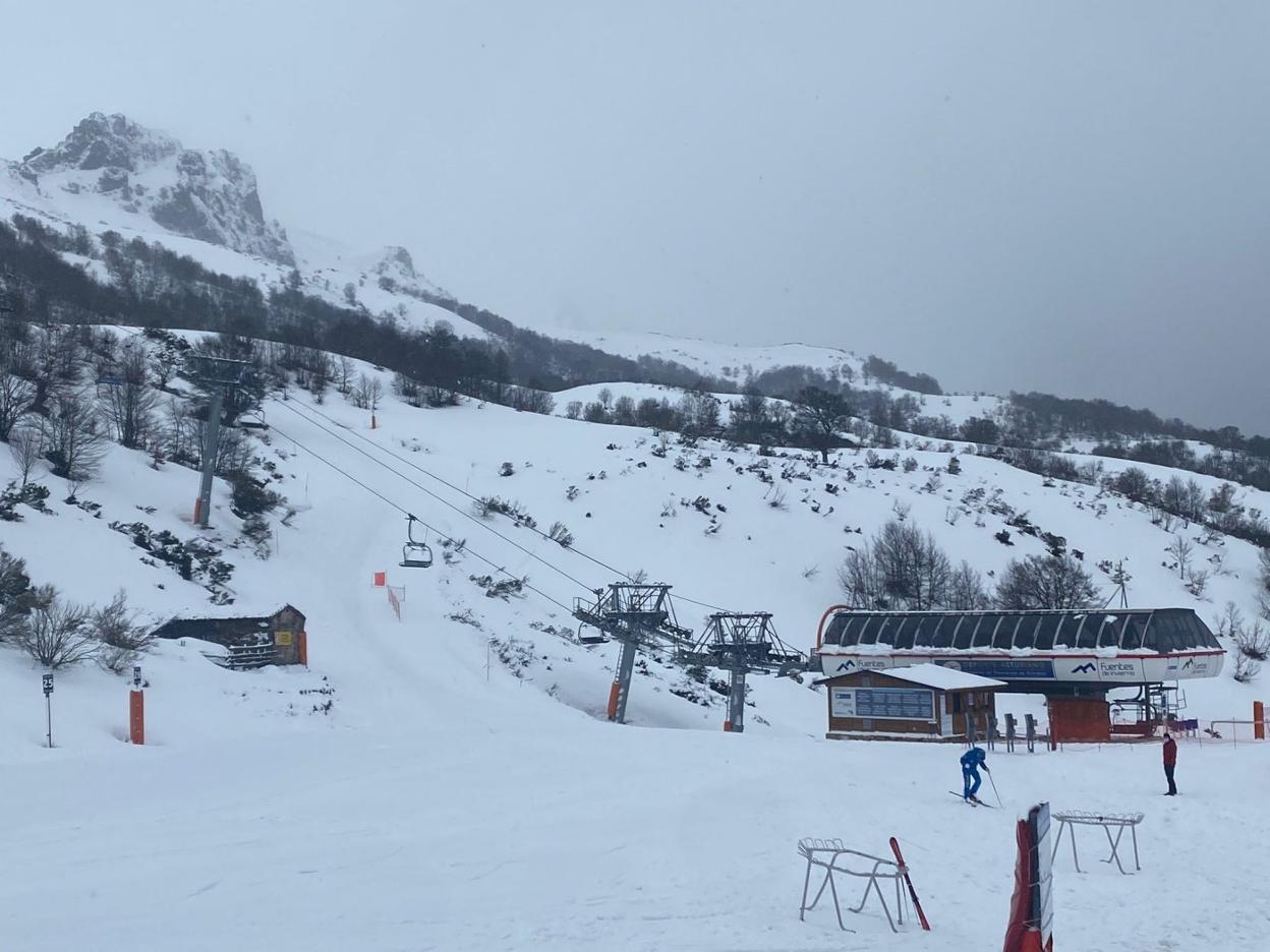 Parte baja de la estación invernal Fuentes de Invierno, ayer. 