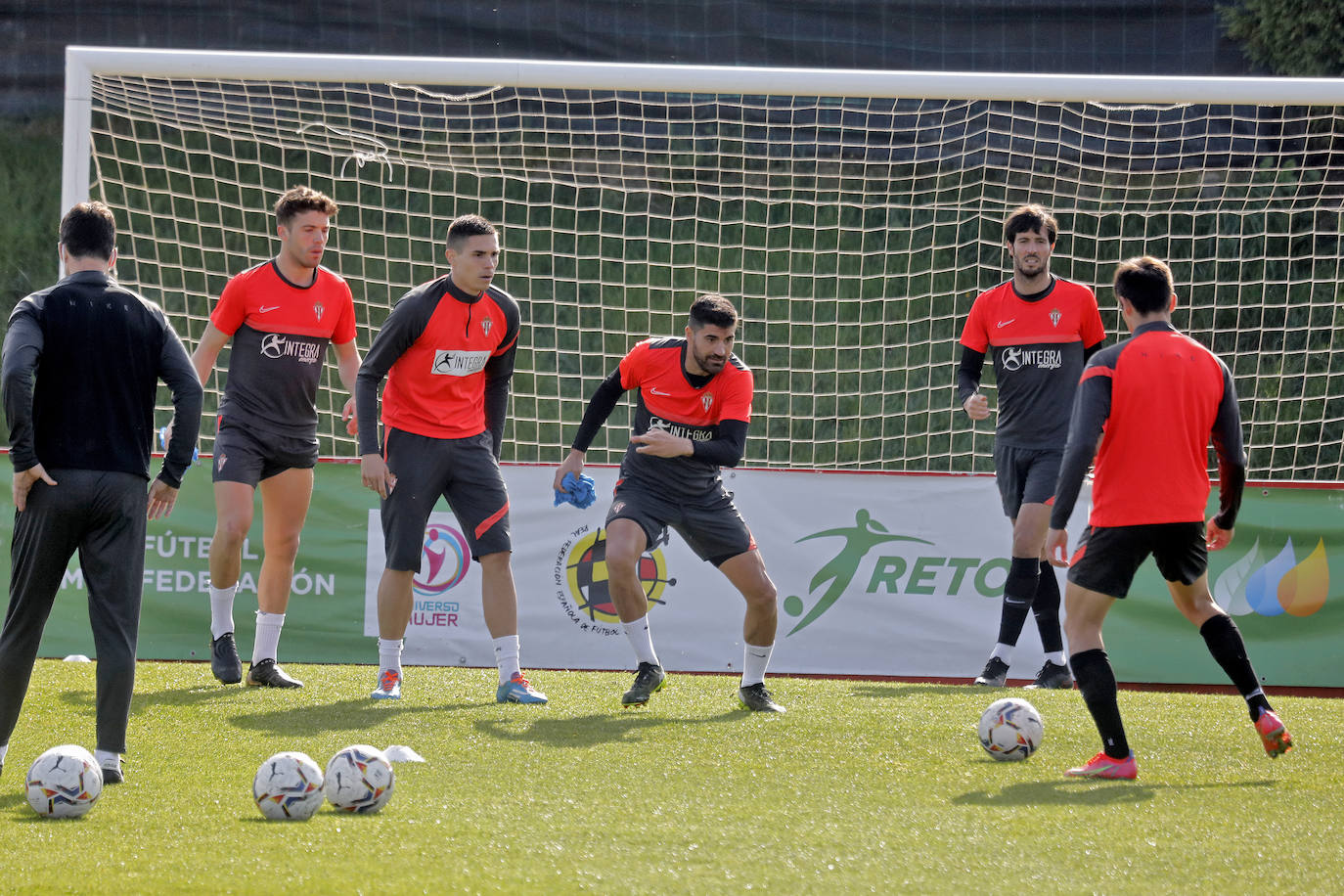 Los rojiblancos se han ejercitado este miércoles en las instalaciones de Mareo. 