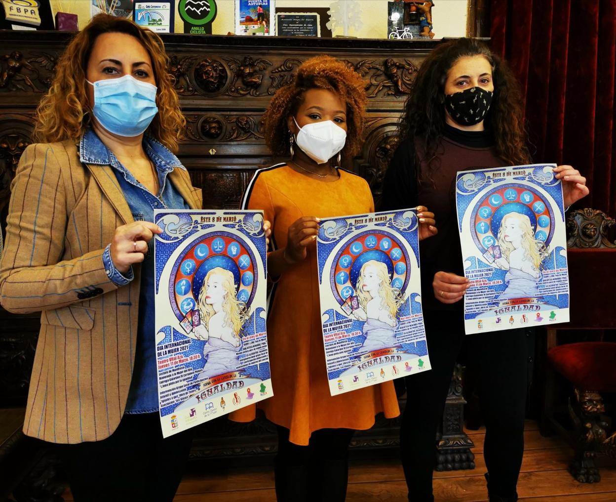 Carmen Mbasogo, a la derecha.